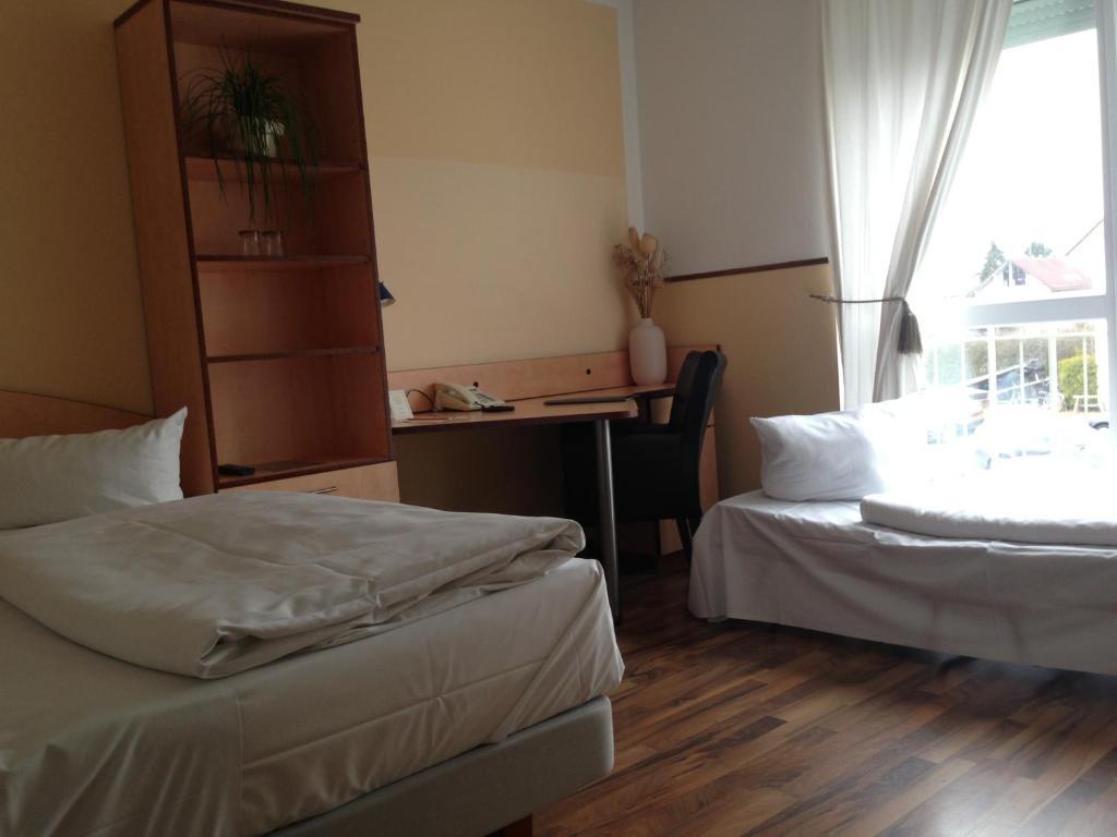 הלברגמוס Regentpark Hotel Munich Airport חדר תמונה